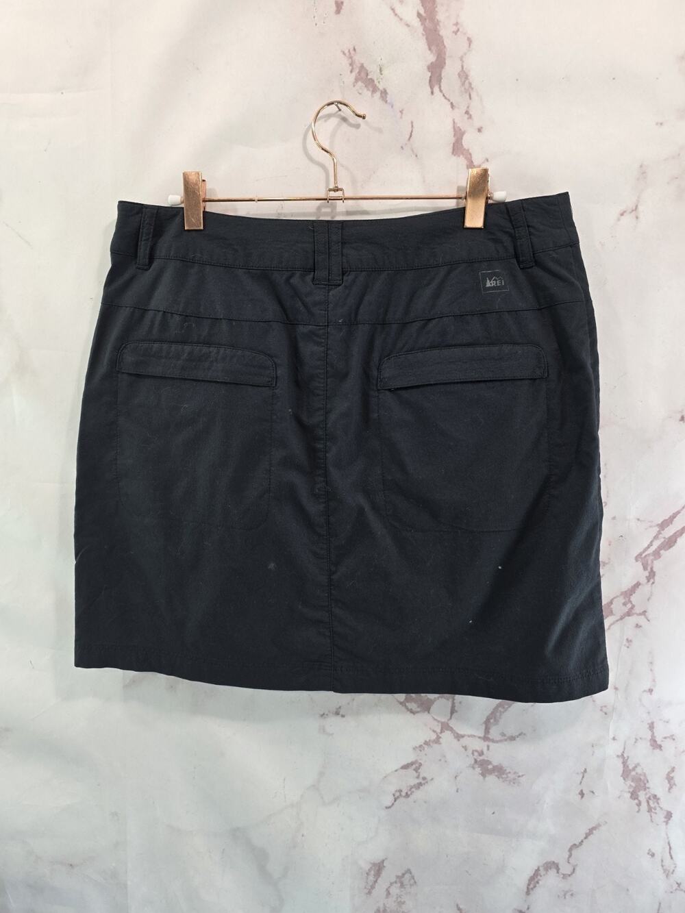 REI Skirt Womens 8 Medium Black Hiking Mini Skort Built In Shorts Nylon Stretch